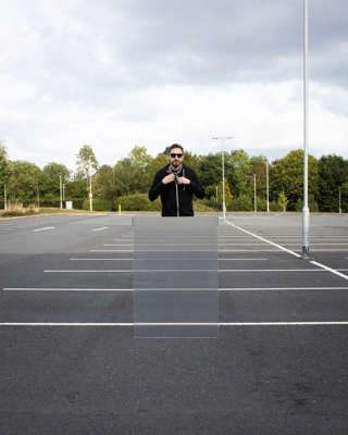 Unik! Perusahaan di Inggris Bikin Kaca Tembus Pandang yang Bisa Menghilangkan Orang